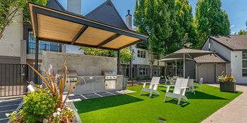 Bbq Area at Pallas Townhomes & Apartments, Oregon